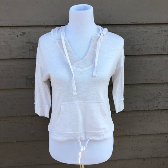 ☀️☀️☀️ 4/$20 Inspired Hearts cropped sweatshirt - Picture 1 of 5